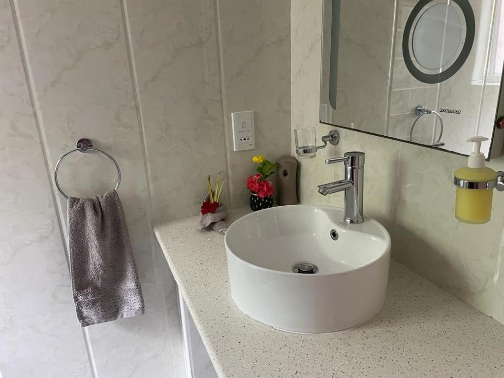 אנסה רויאל Mokara Holiday Apartment מראה חיצוני תמונה