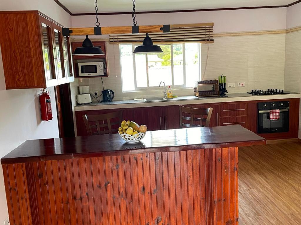 אנסה רויאל Mokara Holiday Apartment מראה חיצוני תמונה